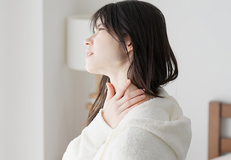 のどの違和感が続くときは、早めの受診を